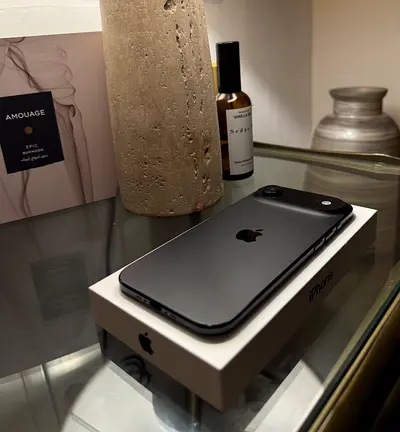 iPhone Air 256GB Space Black | AppleCare+ Until Apr 2028 | Used 2 Weeks