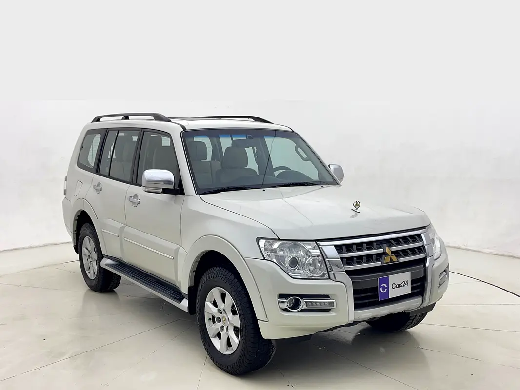 Mitsubishi Pajero 2022 — photo 1 of 12