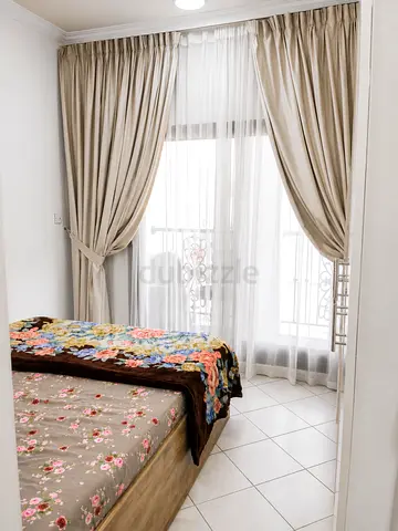 Furnished Master bedroom with attached balcony+bathroom - vegetarian family or working female