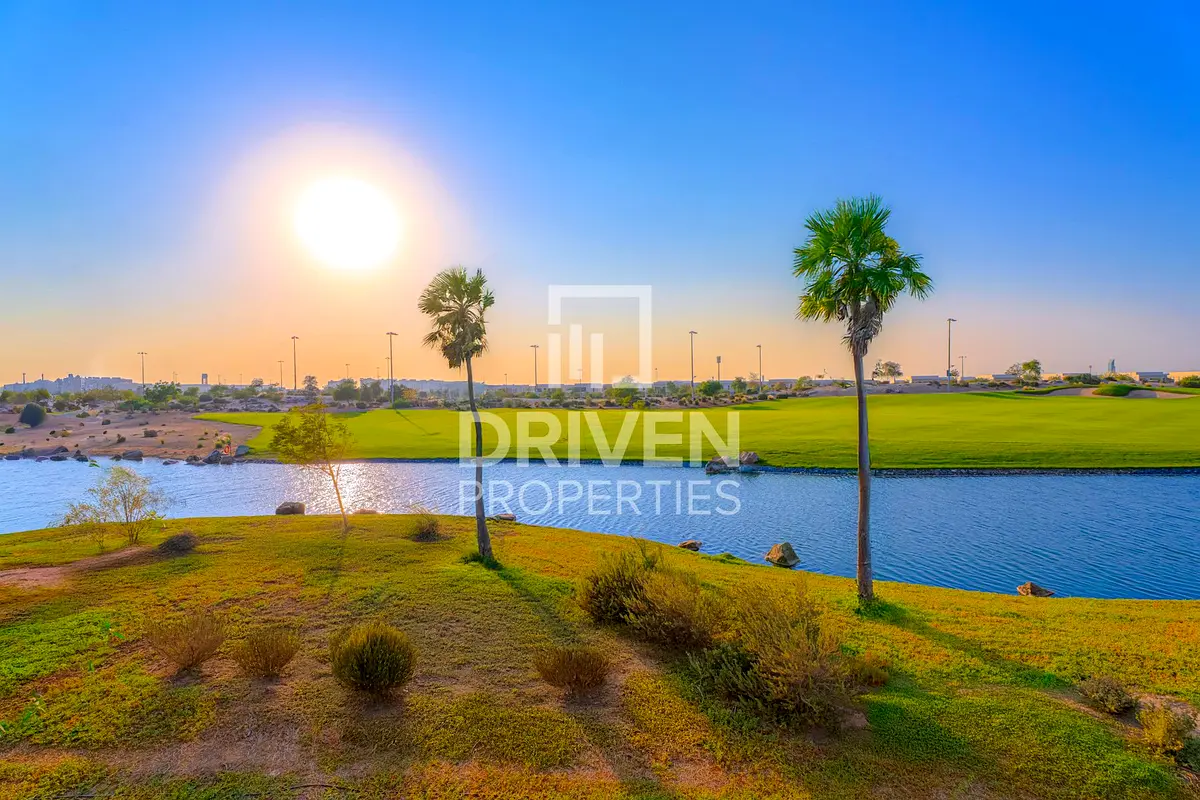 Direct Lake 4BR Single Row Corner | Two Cheques