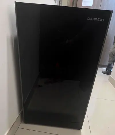 Small fridge (not working) - - serious buyers only