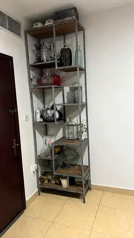 Vases and shelf (Take all for only 250)