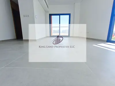 شقة واسعة بثلاث غرف نوم وصالة | شرفة | 4 حمامات | 99,999 درهم إماراتي