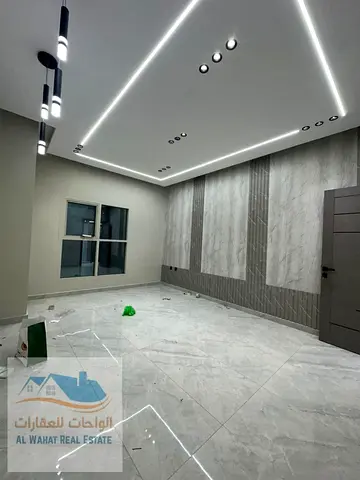 للإيجار السنوي – أول ساكن ✨ غرفتين وصالة مع حمامين وبلكونة في أبراج الخور 🌟  🔹 تشطيب ممتاز ومساحات واسعة 🔹 موقع مميز قريب من جميع الخدمات 🔹 بناية