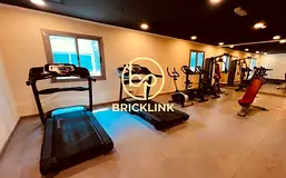 Marina &amp; city views | Prime location | Ready to move
