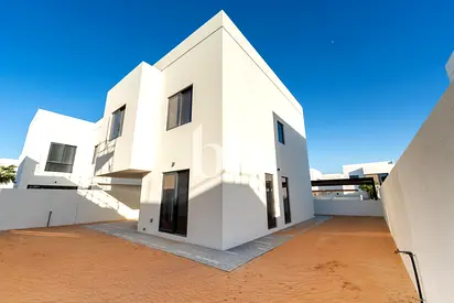 Single Row | Corner Unit | Rent Refund