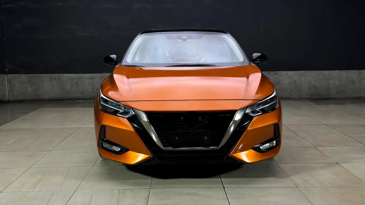 Nissan Sentra 2023 — photo 1 of 17