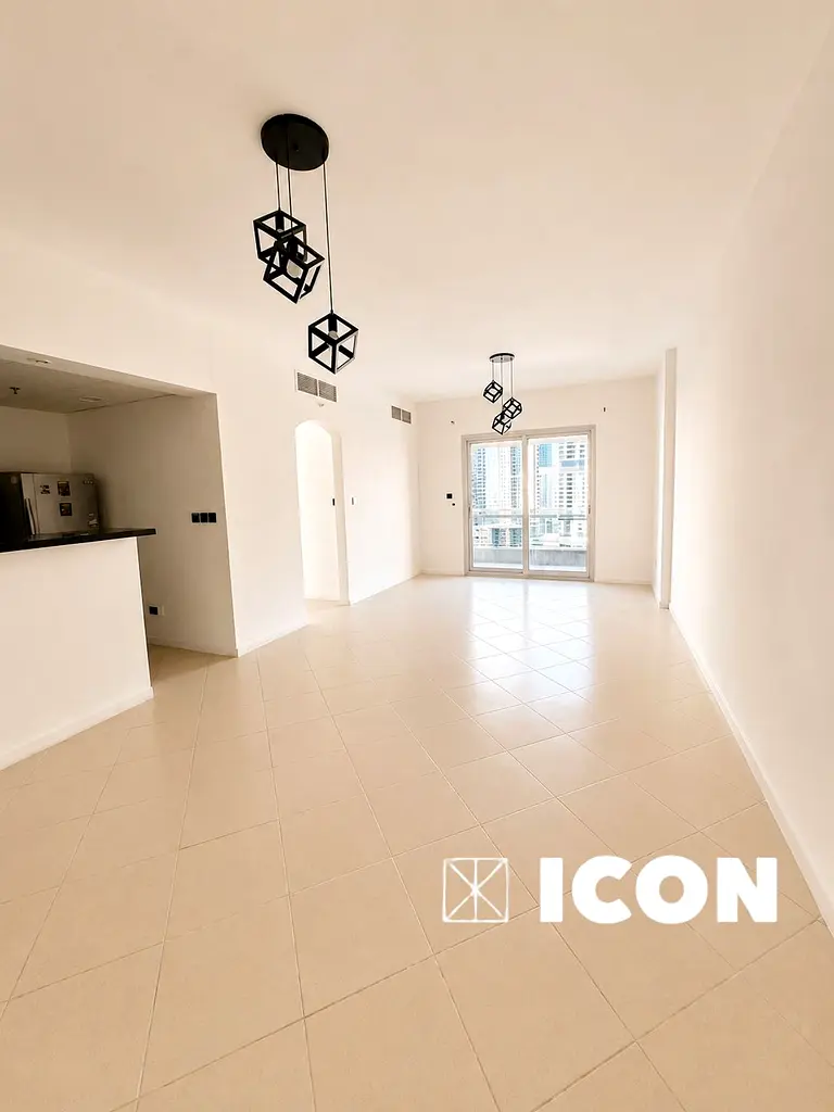 Great location | Unfurnished | Ready to move