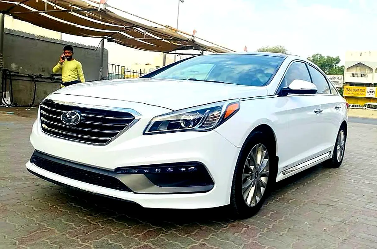 Hyundai Sonata 2015 — photo 1 of 10