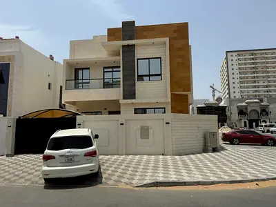 للبيع بالحليو 2 فيلا كورنر 6 غرف ماستر ومجلس وصالة مع مطبخ واسع وغرفة خادمه