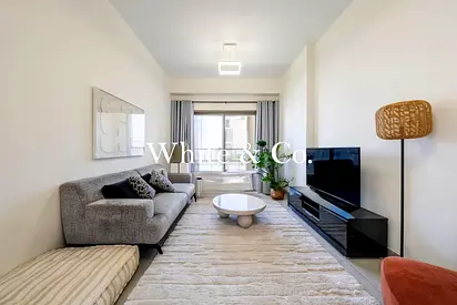 LARGE LAYOUT | FURNISHED UNIT | VACANT NOW