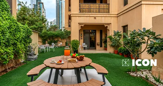 Spacious 2 Bedroom | Large Private Garden | Downtown