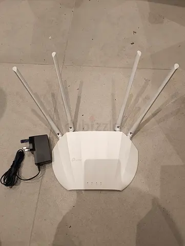 TP-Link Wireless access point with POE (White) - Good Condition