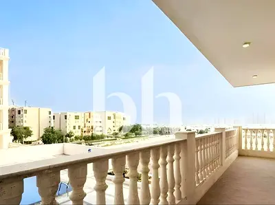 2Bed Plus Study | Vacant on Transfer | Pool View