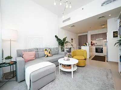 Pool View | Modern 1BR | Close To Mall & Park