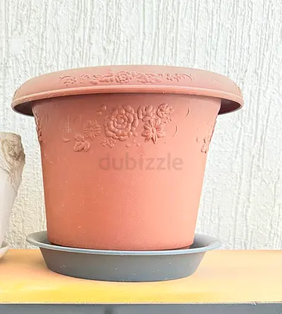 4 pcs of Flower pot for sale!