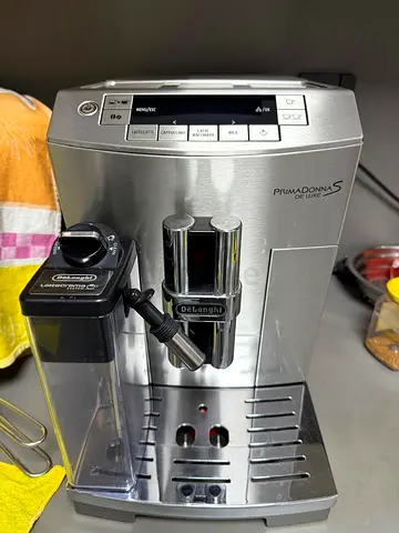 Delonghi PrimadonnaS DE LUXE All in one coffe machine used like new