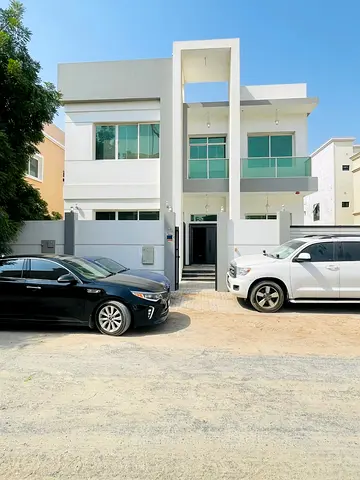 فيلا للايجار في عجمان الياسمين على زاوية شارعين موقع جميل تسهيلات في الدفع