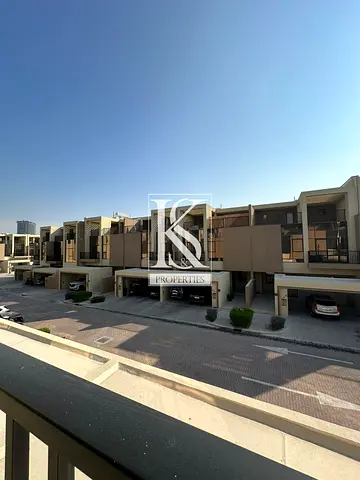 FAMILY FRIENDLY COMMUNITY | SPACIOUS | HUGE LAYOUT