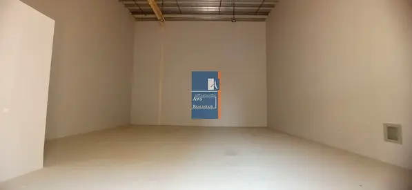 Spacious Commercial Unit In Prime Location