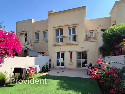 Upgraded | Immaculate Condition | Middle Unit