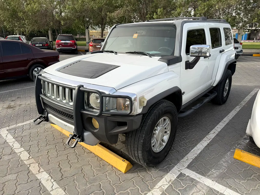 Hummer H3 2008 — photo 1 of 8