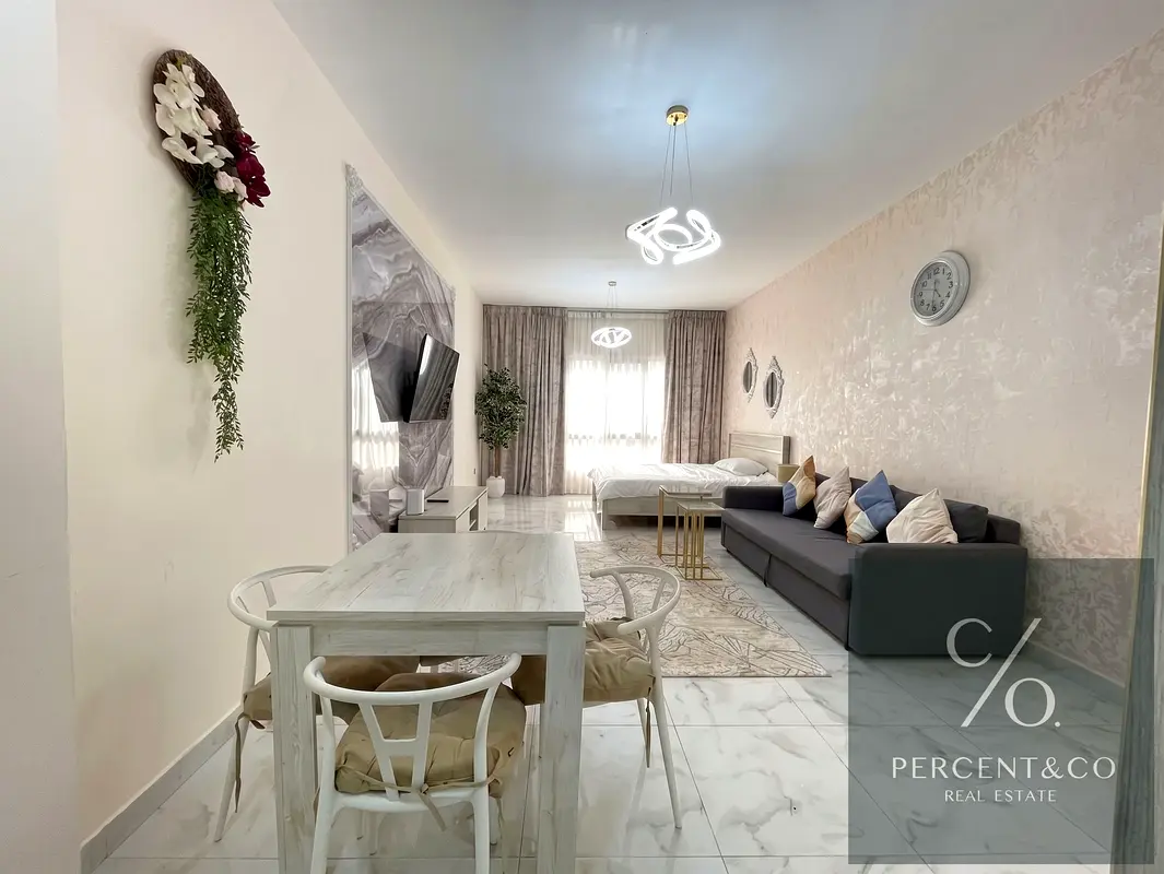 STUDIO | FULLY RENOVATED | HIGH ROI