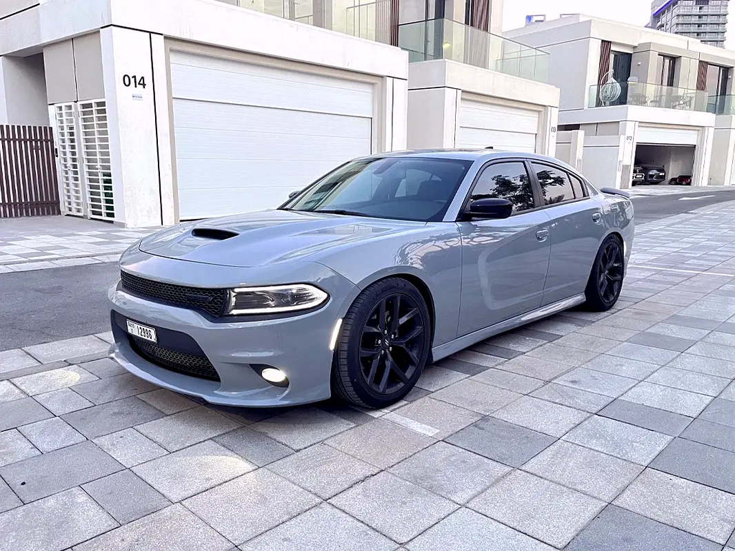 Dodge Charger 2022 — photo 1 of 10