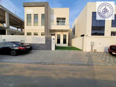 فيلا جديدة كلياً للإيجار في عجمان منطقة الزاهية
