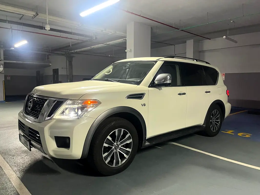 Nissan Armada 2018 — photo 1 of 13