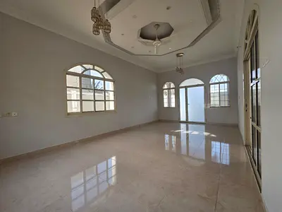 🏡 للإيجارفيلا  في الروضة 3 – موقع مميز