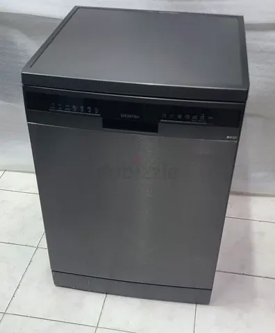 New model Siemens IQ300 dishwasher black couler freestanding