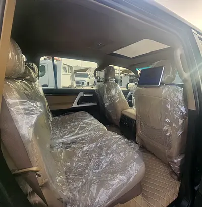 صورة 16 لـ 2011 Toyota LAND CRUISER