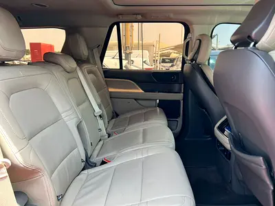 صورة 13 لـ 2022 Lincoln NAVIGATOR