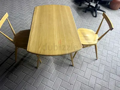 Leaf dining table with chairs