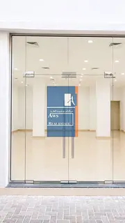 Spacious Street Facing Shop in Prime Business Location