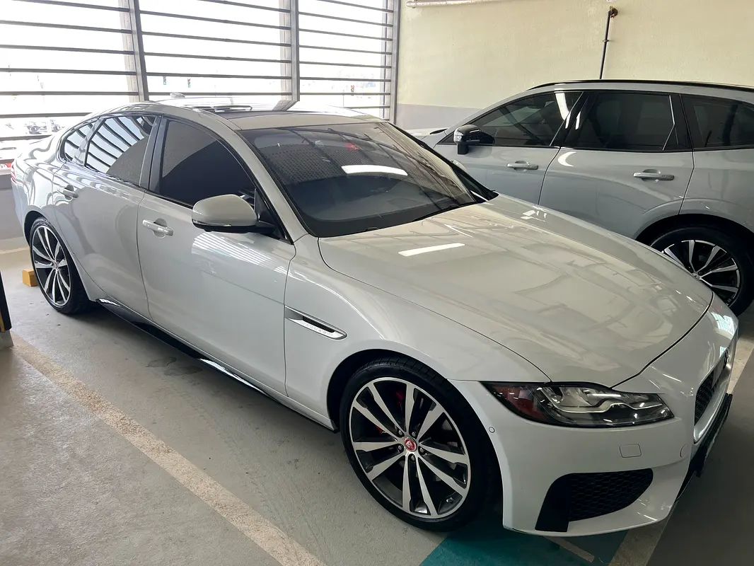 Jaguar XF 2016 — photo 1 of 16