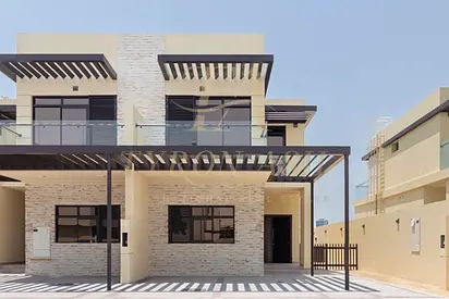 SINGLE ROW TOWNHOUSE | MODERN DESIGN | CORNER PLOT