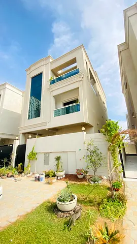 🏡 للإيجار فيلا بالعامرة 7 غرف 170 ألف على 4 دفعات، جاهزة للسكن