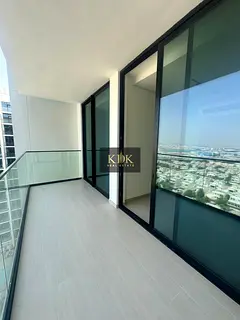 Pool View |Fully Fitted Kitchen| Modern Apartment