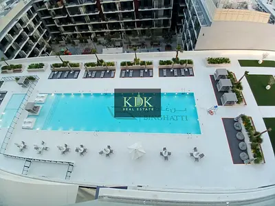 Pool View |Fully Fitted Kitchen| Modern Apartment