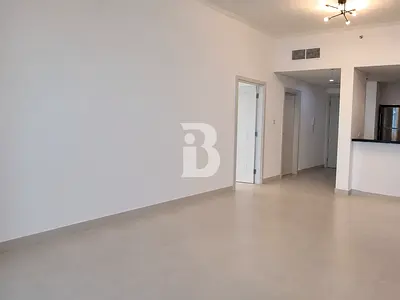 ELEGANT APARTMENTI SPACIOUS I PERFECT CONDITION .