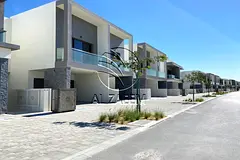 Single Row Corner | Big Plot | VACANT NOW