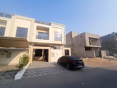 Townhouse in Al Hili 2 for sale: 5 bedrooms, a majlis, and a living room. Price: 1.320000 million. The price includes registration fees.