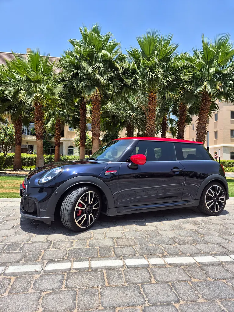MINI Cooper 2024 — photo 1 of 10