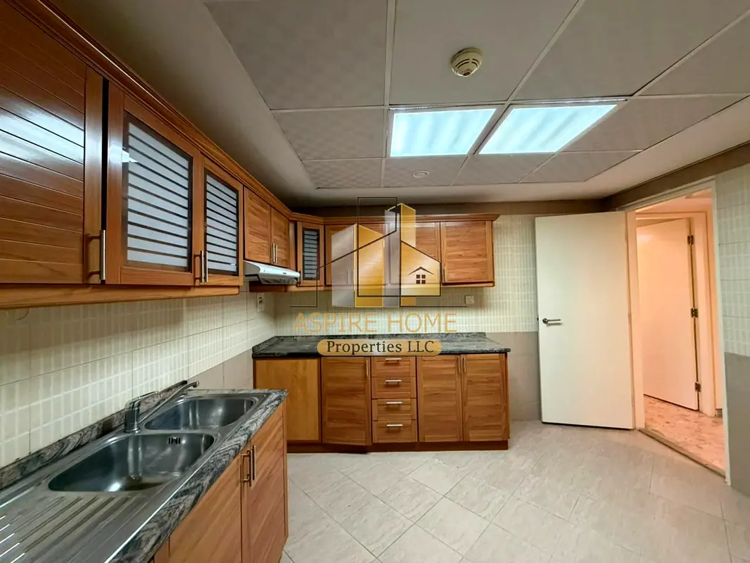 Spacious 2BHK I Balcony I Closed Kitchen