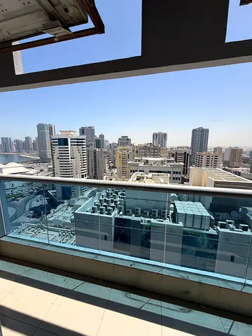 For rent in Manazel 3 spacious and distinctive apartment located in a quiet, family-friendly area.