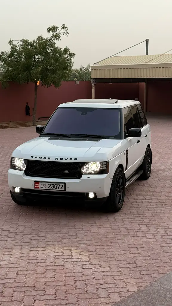Land Rover Range Rover 2010 — photo 1 of 12