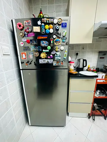REFRIGERATOR HITACHI 10 years warranty still on