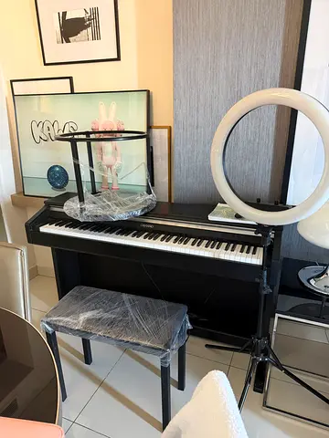 Digital Piano with Stand and Bench - Excellent Condition - CELVIANO